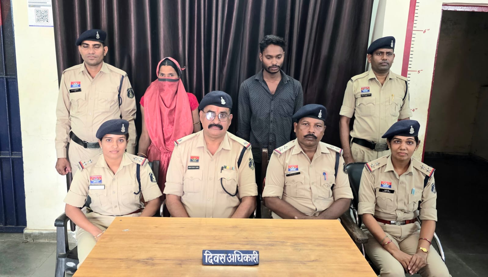 नव विवाहिता को दहेज के नाम पर प्रताड़ित कर मारपीट करने और आत्महत्या के लिए प्रेरित करने वाले आरोपियों के विरुद्ध  पुलिस की सख्त कार्यवाही,मामले में पति एवं जेठानी को गिरफ्तार कर भेजा गया जेल